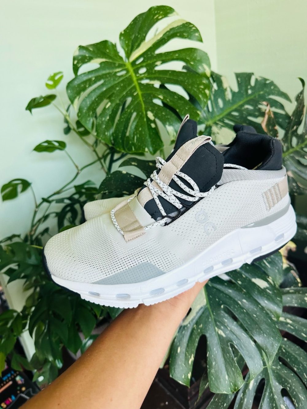 On Running Men's Light Gray and Black Athletic Sneaker